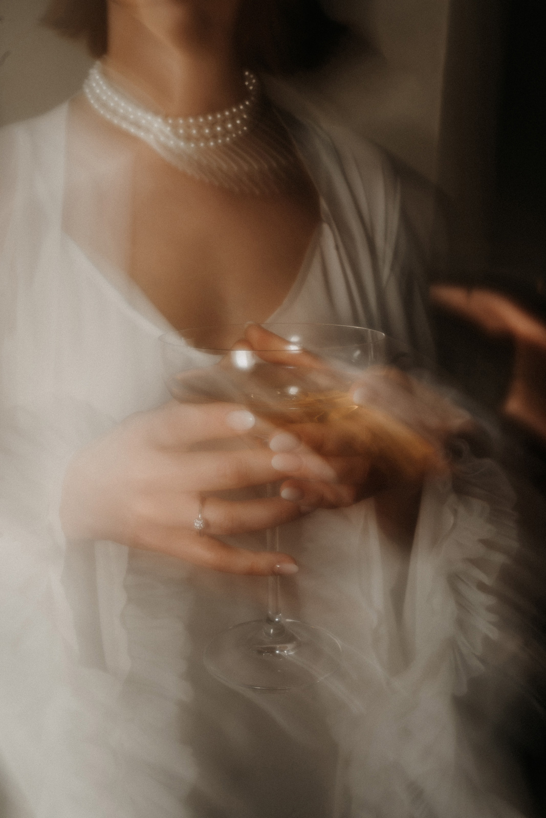 Stilvolle Braut mit klassischem Chic